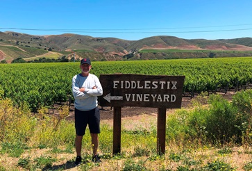 fiddlestix_vineyard_sign 360x250